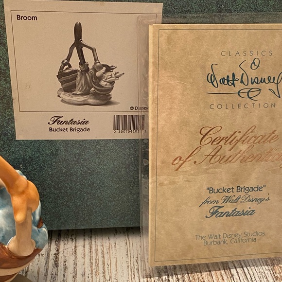 WDCC Bucket Brigade Broom - Disney Fantasia with Original Box and COA - Picture 6 of 7